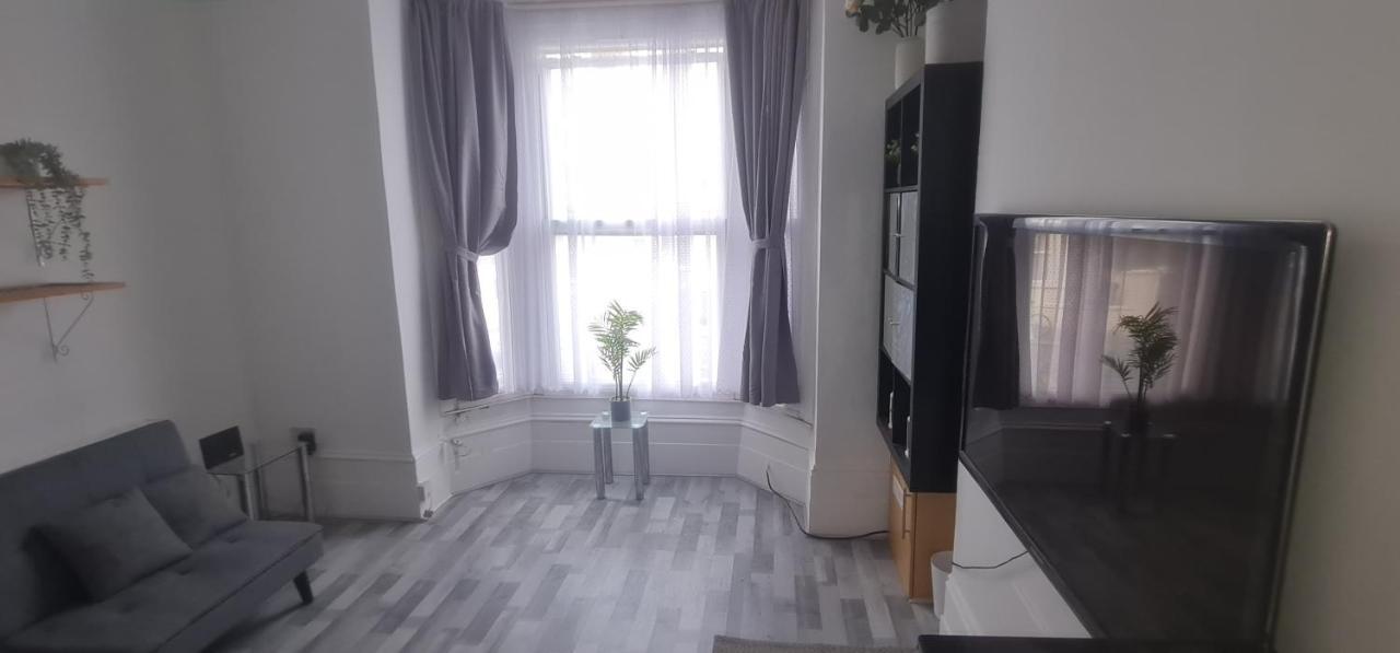 2 Bed Flat In Lambeth Londres Exterior foto